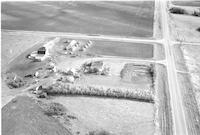 Aerial photograph of a farm in Saskatchewan (44-16-W3)