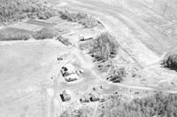 Aerial photograph of a farm in Saskatchewan (8-44-17-W3)