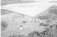 Aerial photograph of a farm in Saskatchewan (9-44-17-W3)