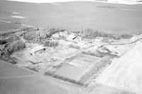 Aerial photograph of a farm in Saskatchewan (45-15-W3)
