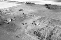 Aerial photograph of a farm in Saskatchewan (45-17-W3)