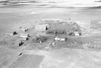 Aerial photograph of a farm in Saskatchewan (45-17-W3)