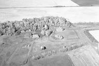 Aerial photograph of a farm in Saskatchewan (5-46-17-W3)