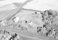 Aerial photograph of a farm in Saskatchewan (46-18-W3)