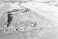 Aerial photograph of a farm in Saskatchewan (47-21-W3)