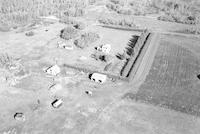 Aerial photograph of a farm in Saskatchewan (47-21-W3)