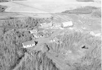 Aerial photograph of a farm in Saskatchewan (31-47-21-W3)