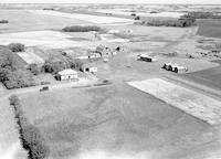 Aerial photograph of a farm in Saskatchewan (40-12-W3)