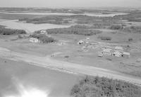 Aerial photograph of a farm in Saskatchewan (40-13-W3)