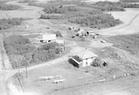 Aerial photograph of a farm in Saskatchewan (40-13-W3)