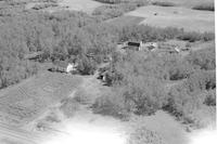 Aerial photograph of a farm in Saskatchewan (40-13-W3)