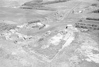 Aerial photograph of a farm in Saskatchewan (44-15-W3)