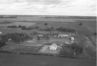 Aerial photograph of a farm in Saskatchewan (10-44-6-W3)