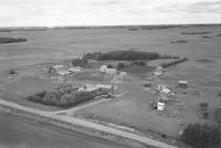 Aerial photograph of a farm in Saskatchewan (44-6-W3)