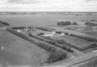 Aerial photograph of a farm in Saskatchewan (27-44-6-W3)