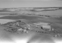 Aerial photograph of a farm in Saskatchewan (29-44-7-W3)