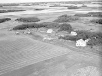 Aerial photograph of a farm in Saskatchewan (44-10-W3)