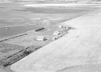 Aerial photograph of a farm in Saskatchewan (44-8-W3)