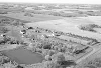 Aerial photograph of a farm in Saskatchewan (44-11-W3)