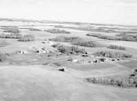Aerial photograph of a farm in Saskatchewan (44-11-W3)
