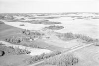 Aerial photograph of a farm in Saskatchewan (44-11-W3)