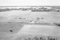 Aerial photograph of a farm in Saskatchewan (44-11-W3)