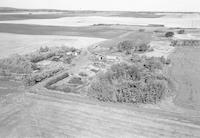 Aerial photograph of a farm in Saskatchewan (44-12-W3)