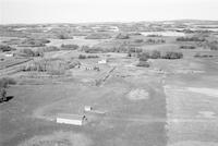 Aerial photograph of a farm in Saskatchewan (44-12-W3)