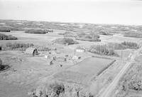 Aerial photograph of a farm in Saskatchewan (44-12-W3)
