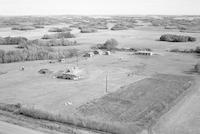 Aerial photograph of a farm in Saskatchewan (44-12-W3)