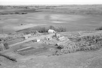 Aerial photograph of a farm in Saskatchewan (44-12-W3)