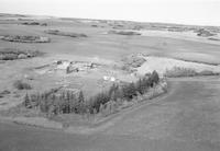 Aerial photograph of a farm in Saskatchewan (44-12-W3)