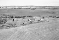 Aerial photograph of a farm in Saskatchewan (44-12-W3)