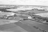 Aerial photograph of a farm in Saskatchewan (45-7-W3)