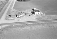 Aerial photograph of a farm in Saskatchewan (8-45-16-W3)