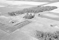 Aerial photograph of a farm in Saskatchewan (45-16-W3)