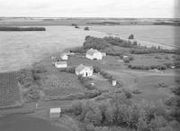 Aerial photograph of a farm in Saskatchewan (46-6-W3)