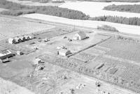 Aerial photograph of a farm in Saskatchewan (45-16-W3)