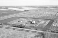 Aerial photograph of a farm in Saskatchewan (47-5-W3)