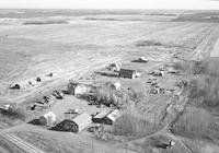 Aerial photograph of a farm in Saskatchewan (47-5-W3)