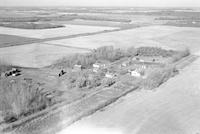 Aerial photograph of a farm in Saskatchewan (47-5-W3)