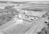 Aerial photograph of a farm in Saskatchewan (28-48-24-W3)