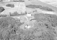 Aerial photograph of a farm in Saskatchewan (8-49-19-W3)