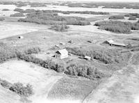 Aerial photograph of a farm in Saskatchewan (18-49-19-W3)