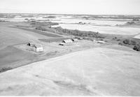 Aerial photograph of a farm in Saskatchewan (36-49-19-W3)