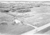 Aerial photograph of a farm in Saskatchewan (50-20-W3)