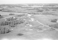 Aerial photograph of a farm in Saskatchewan (50-20-W3)