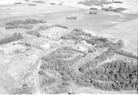 Aerial photograph of a farm in Saskatchewan (50-20-W3)