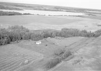 Aerial photograph of a farm in Saskatchewan (51-20-W3)