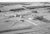 Aerial photograph of a farm in Saskatchewan (51-21-W3)